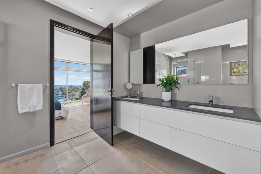5 Bedroom Property for Sale in Camps Bay Western Cape